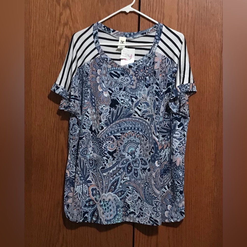 NWT Sew In Love Size 2X Paisley Print Short Sleeve Top with Striped Shirt Blouse